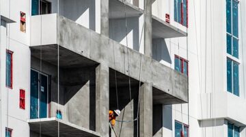 Jak se pustit do renovace bytu: Praktické rady a postupy